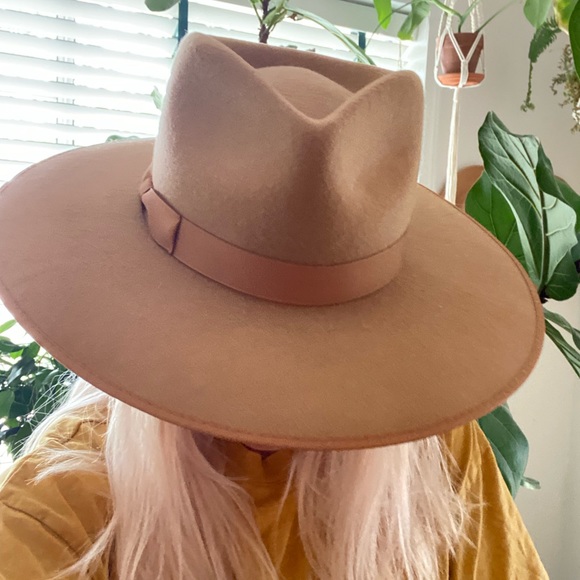 Lack of Color Teak Rancher - Picture 1 of 7